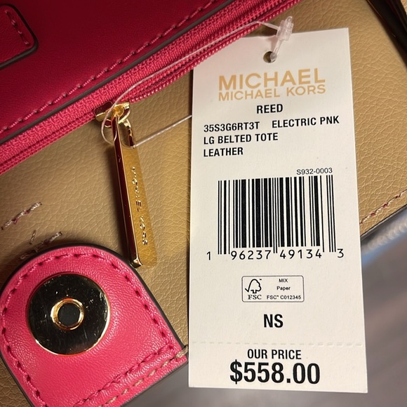 MICHAEL KORS
Reed Large Leather Belted Satchel Shoulder Handbag
Electric Pink - Picture 11 of 16